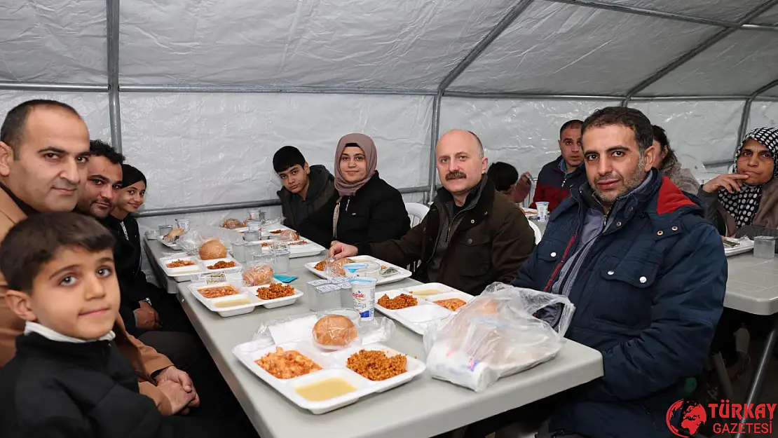 Vali Varol 'Ramazan, gönüllerin sofraya, sofraların rahmete açıldığı vakittir'