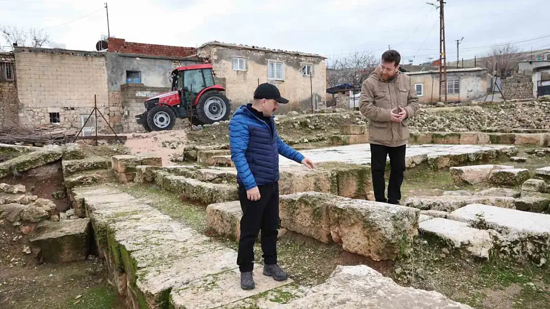 Vali Varol, Roma Çeşmesi'nde incelemelerde bulundu