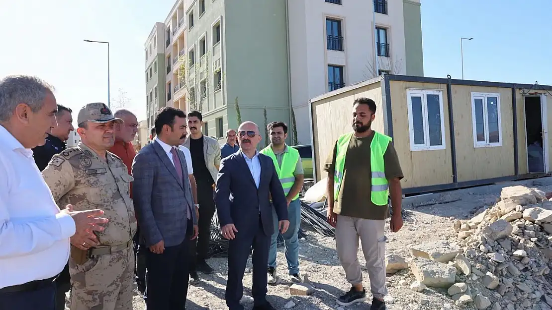 Vali Varol Salkımbağı Emlak Konutlarında incelemelerde bulundu
