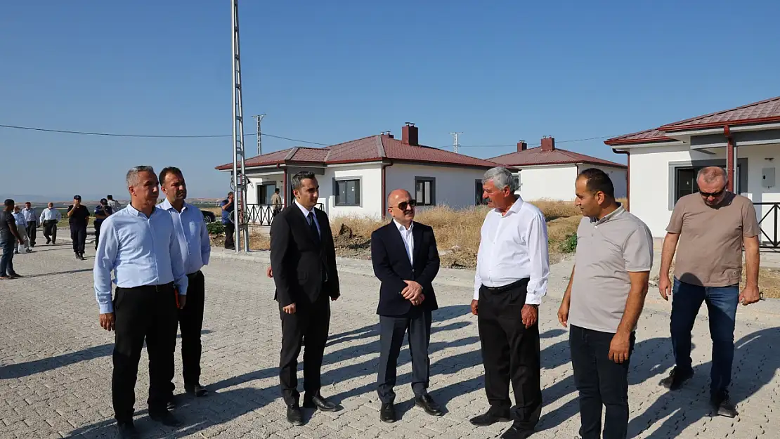 Vali Varol, Samsat İnceali Mezrasında köy evlerini inceledi