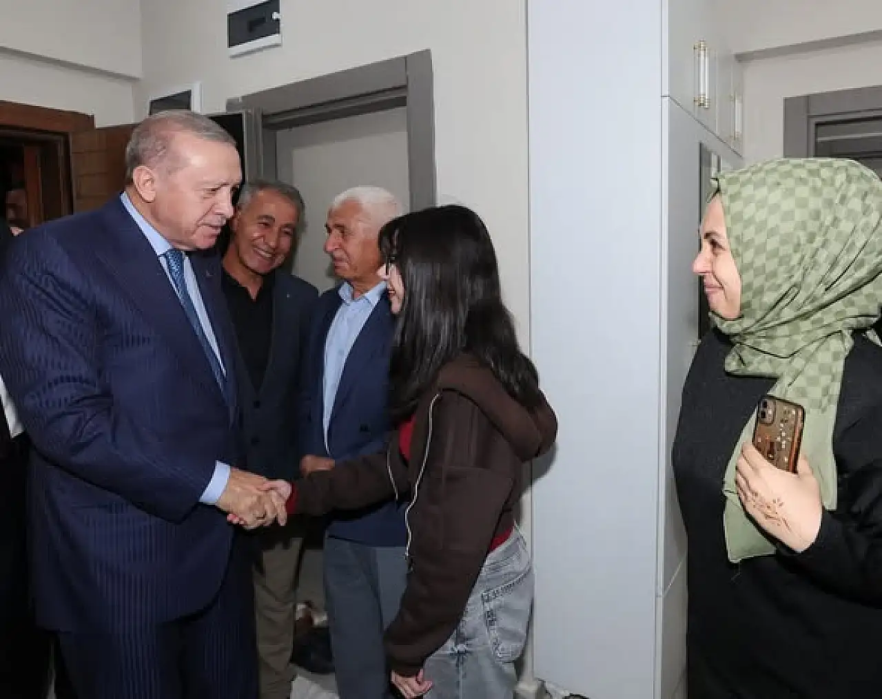 Cumhurbaşkanı Erdoğan, İndere'de Kizir ailesine misafir oldu