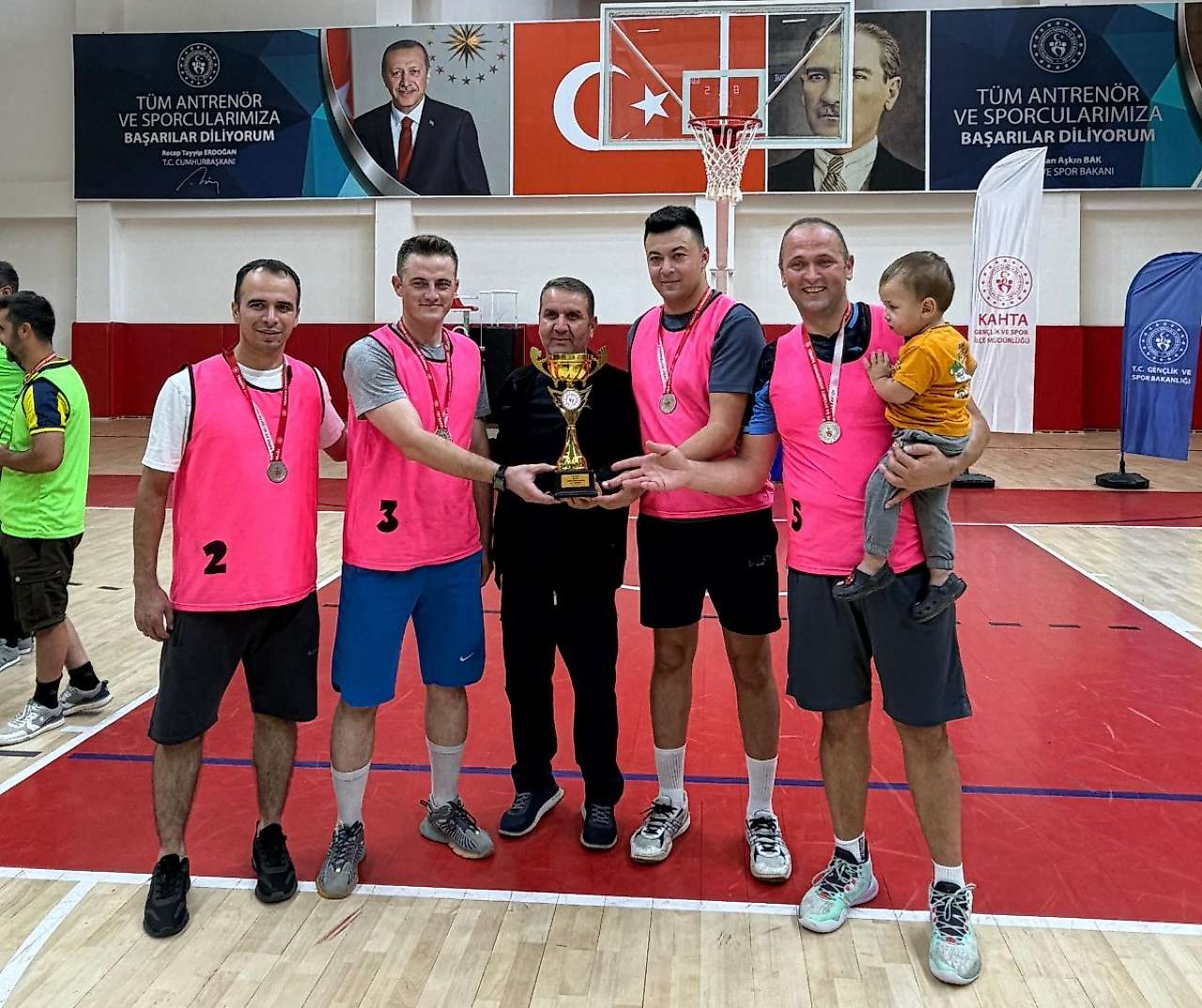 4. Kamu Spor Oyunları 3x3 Basketbol Turnuvası Kahta'da Tamamlandı
