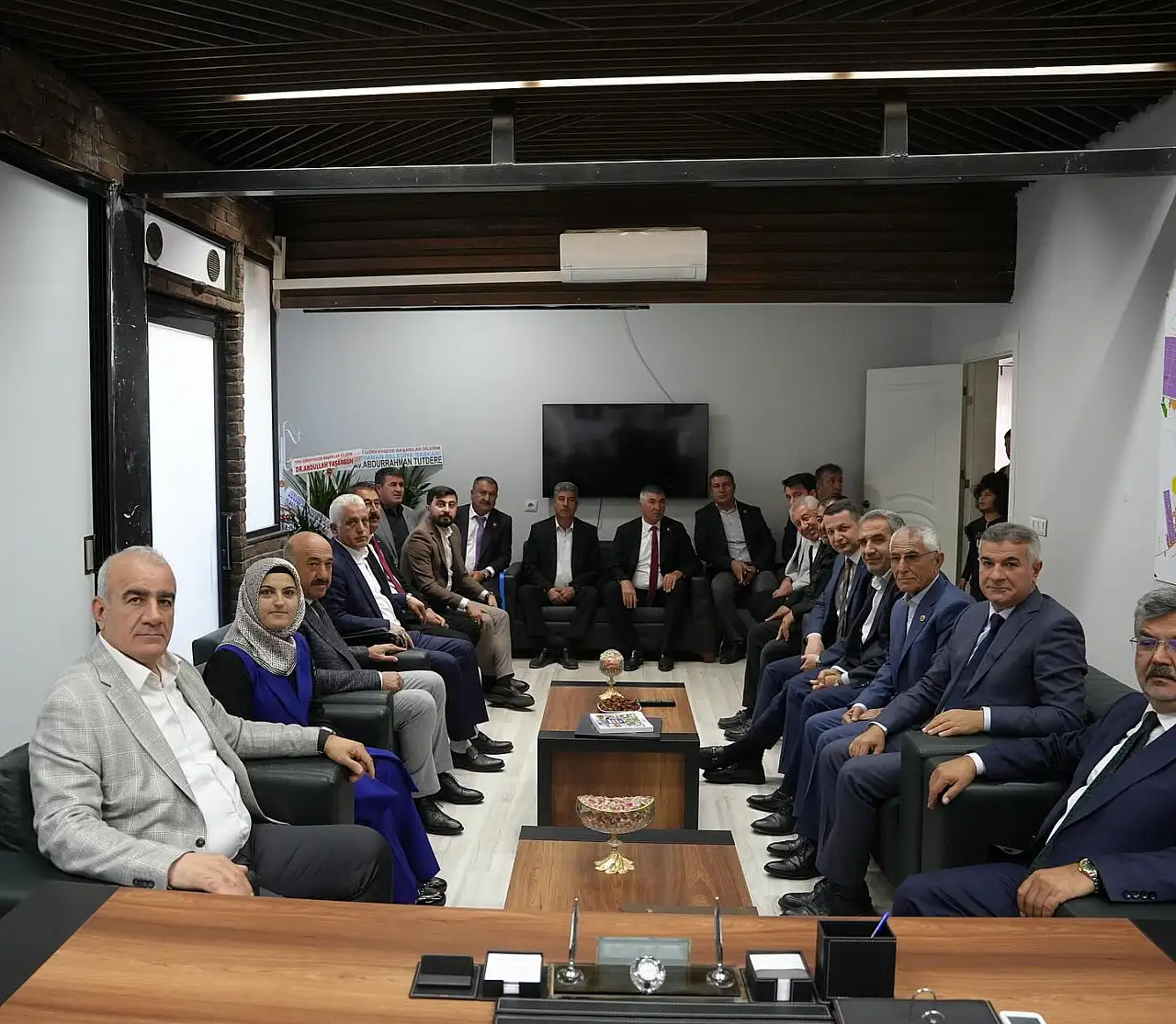 Milletvekili Özhan'dan Başkan Çadır'a ziyaret