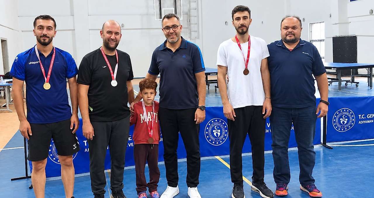 29 Ekim Cumhuriyet Bayramı Masa tenisi turnuvası başladı