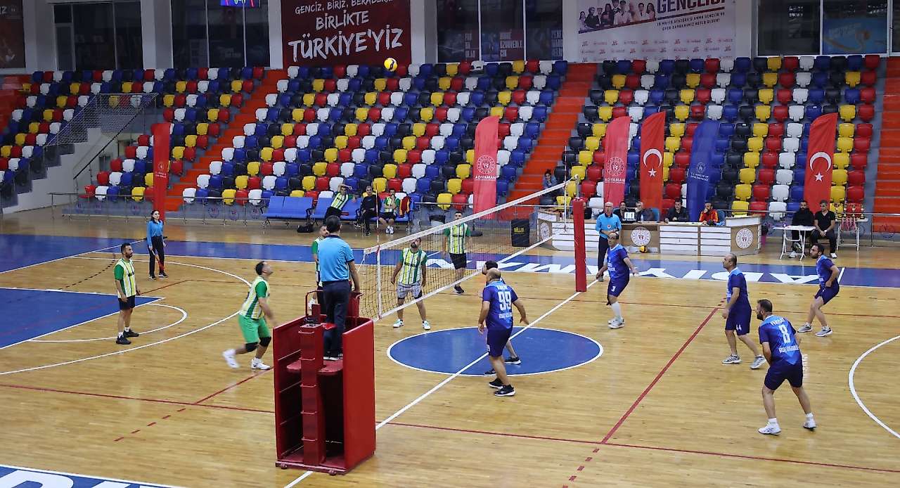 4. Kamu Spor Oyunları Voleybol Turnuvasında ödüller sahiplerini buldu