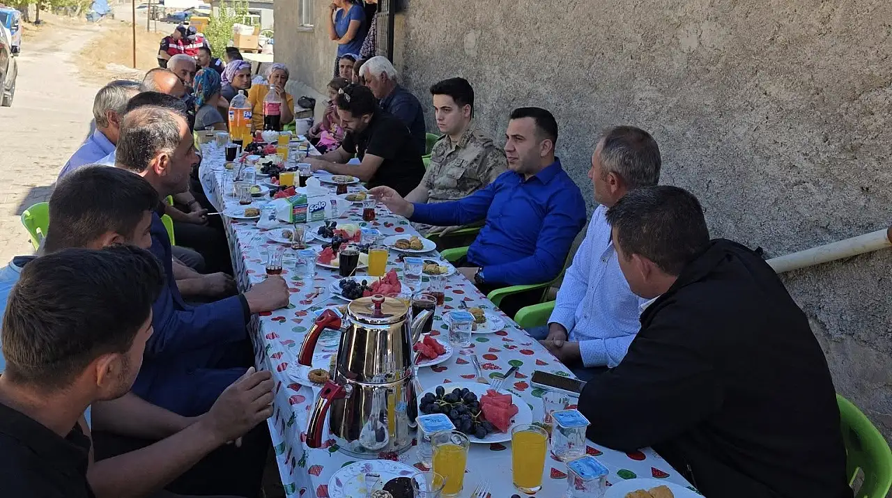 Kaymakam Algın Yeniköy Köyünde vatandaşlarla bir araya geldi