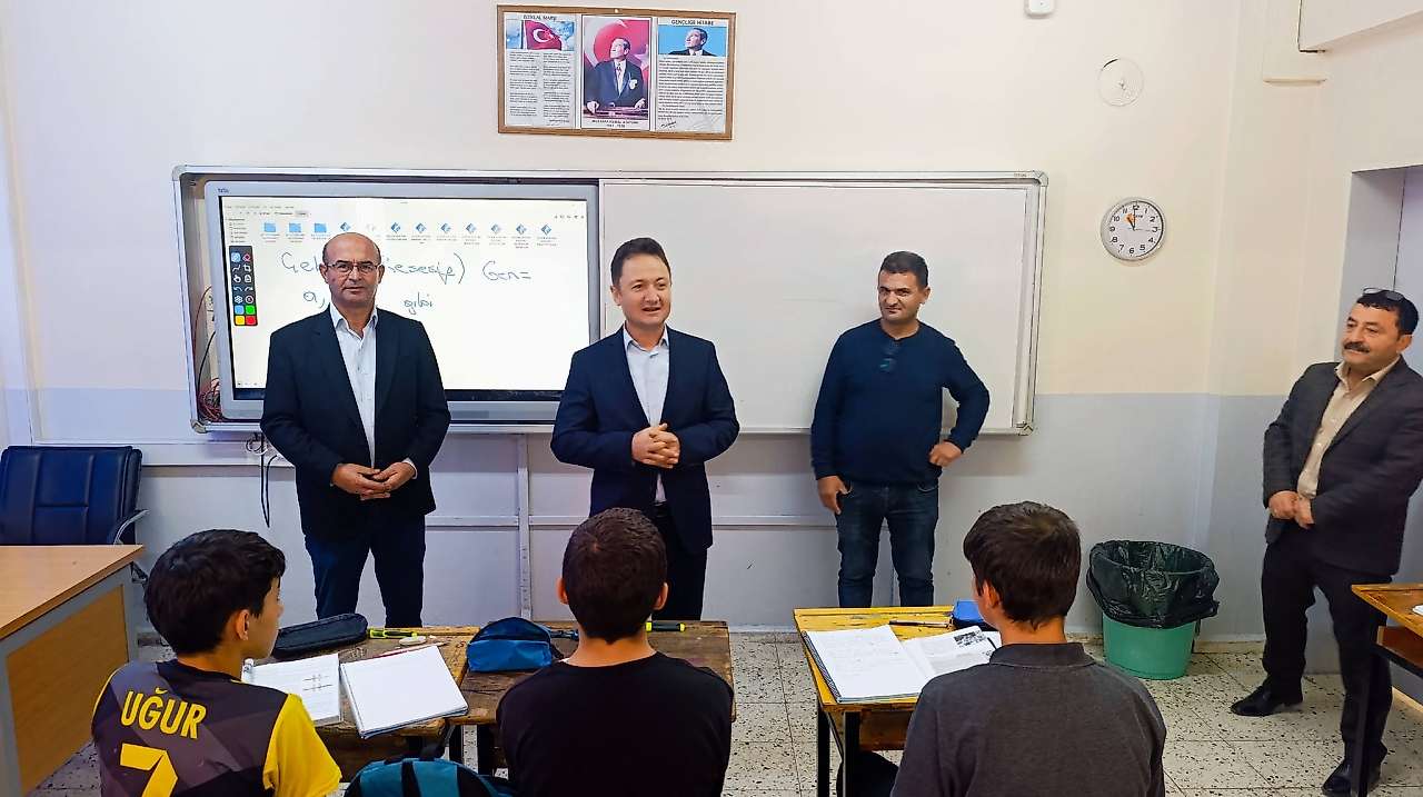 Akif Torun, Gölbaşı Cumhuriyet İlkokulunda incelemelerde bulundu