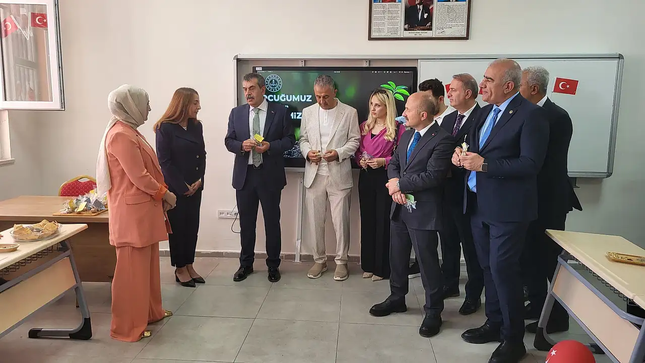 Dr. Necip Öztürk ortaokuluna görkemli açılış