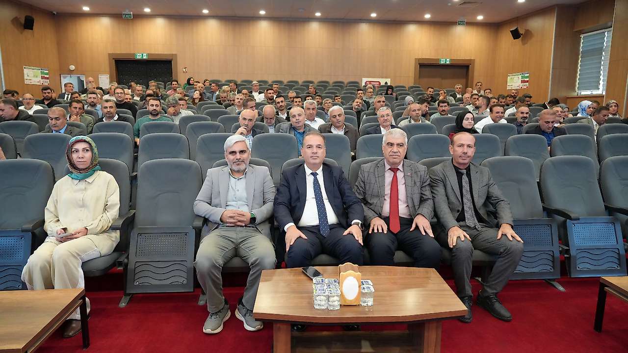 Maziden Atiye Şahsiyet ve Medeniyet İnşa Eden Lider Genç Yetiştirmek ve Akademik Başarı konulu program düzenlendi