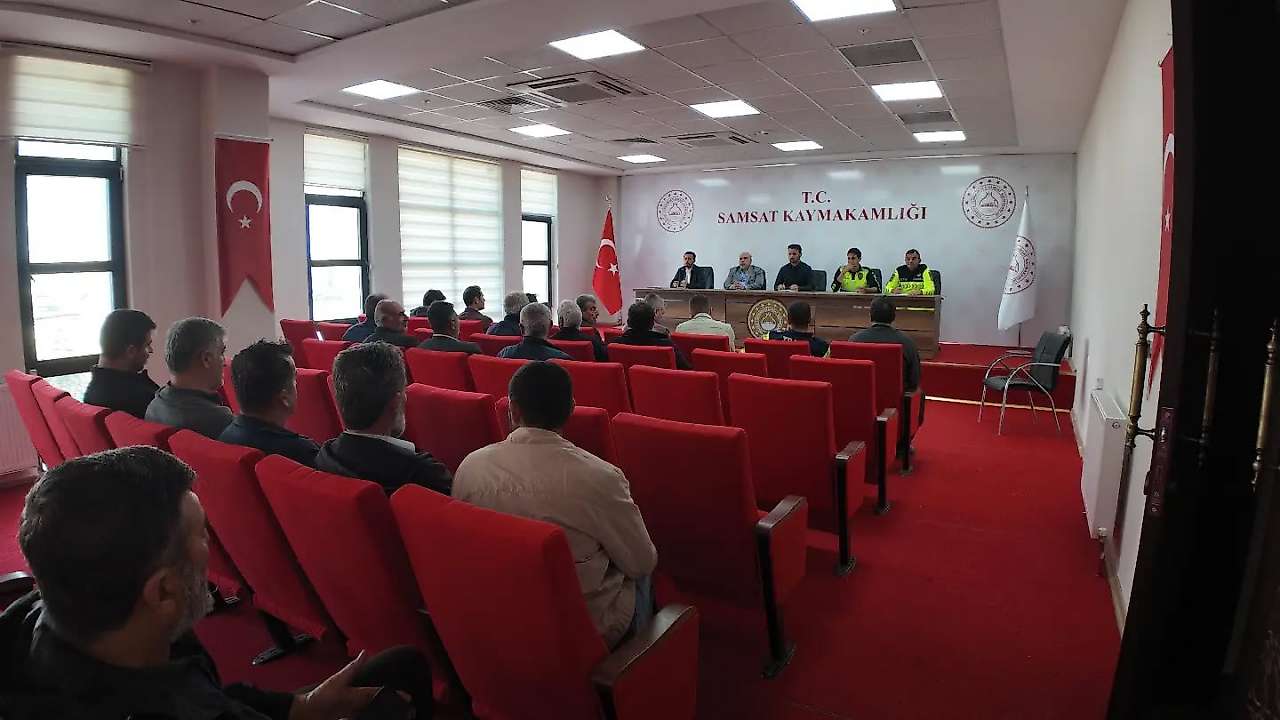 Samsat'ta öğrenci taşıma güvenliği toplantısı ve eğitimi gerçekleştirildi