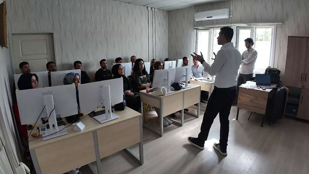 Samsat'ta TÜBİTAK Projeleri kapsamında öğretmenlere yönelik çalıştay gerçekleştirildi