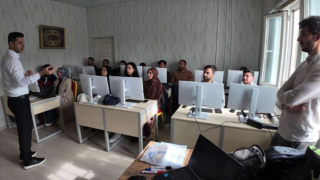 Samsat'ta TÜBİTAK Projeleri kapsamında öğretmenlere yönelik çalıştay gerçekleştirildi