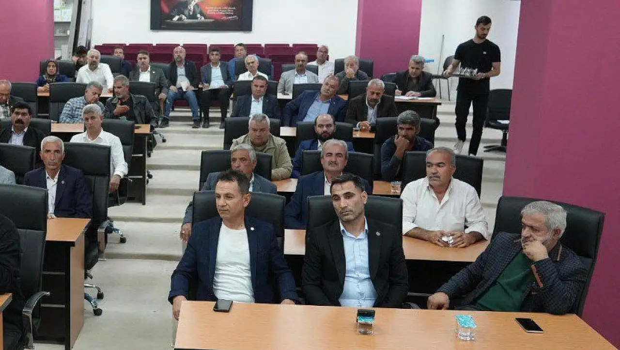 Başkan Abdurrahman Tutdere Muhtarlarla İstişare Toplantısında bir araya geldi