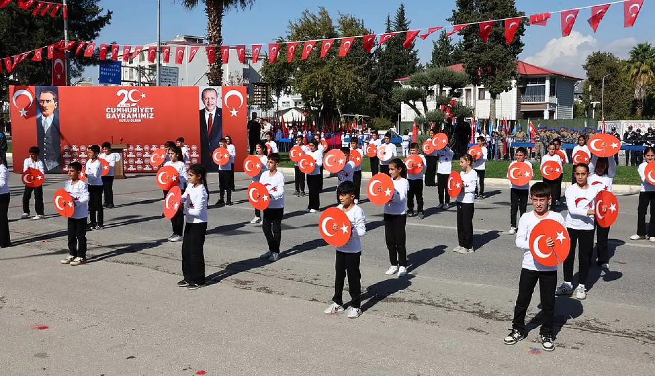 Adıyaman'da, Cumhuriyet'in 102. yılı coşkuyla kutlandı