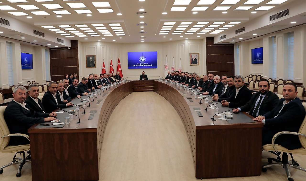 Bakan Yardımcısı Ahmet Aydın, ATSO heyetini ağırladı