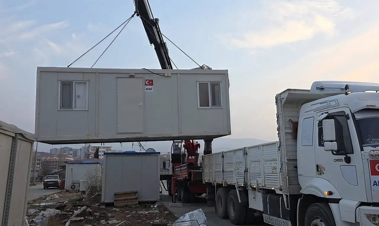 Kaymakam Algın, Diyanet Konteyner Kentte incelemelerde bulundu