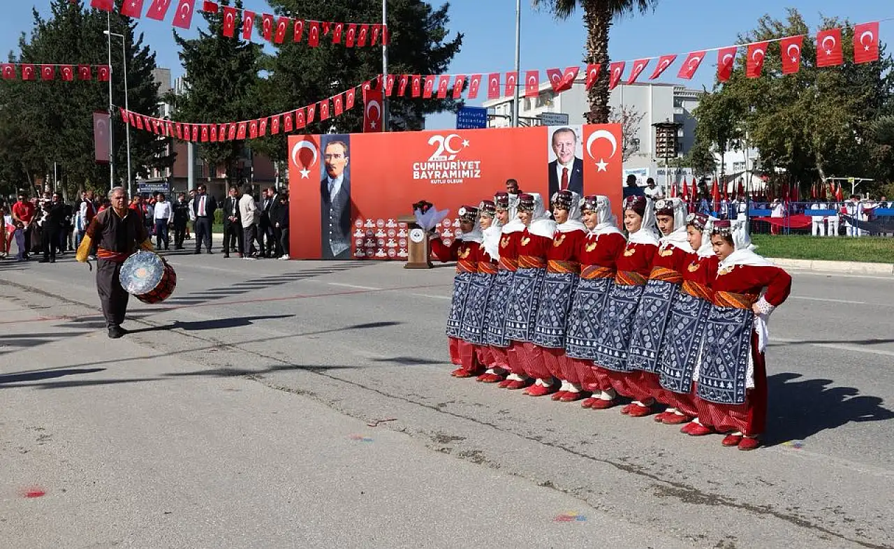 Adıyaman'da, Cumhuriyet'in 102. yılı coşkuyla kutlandı