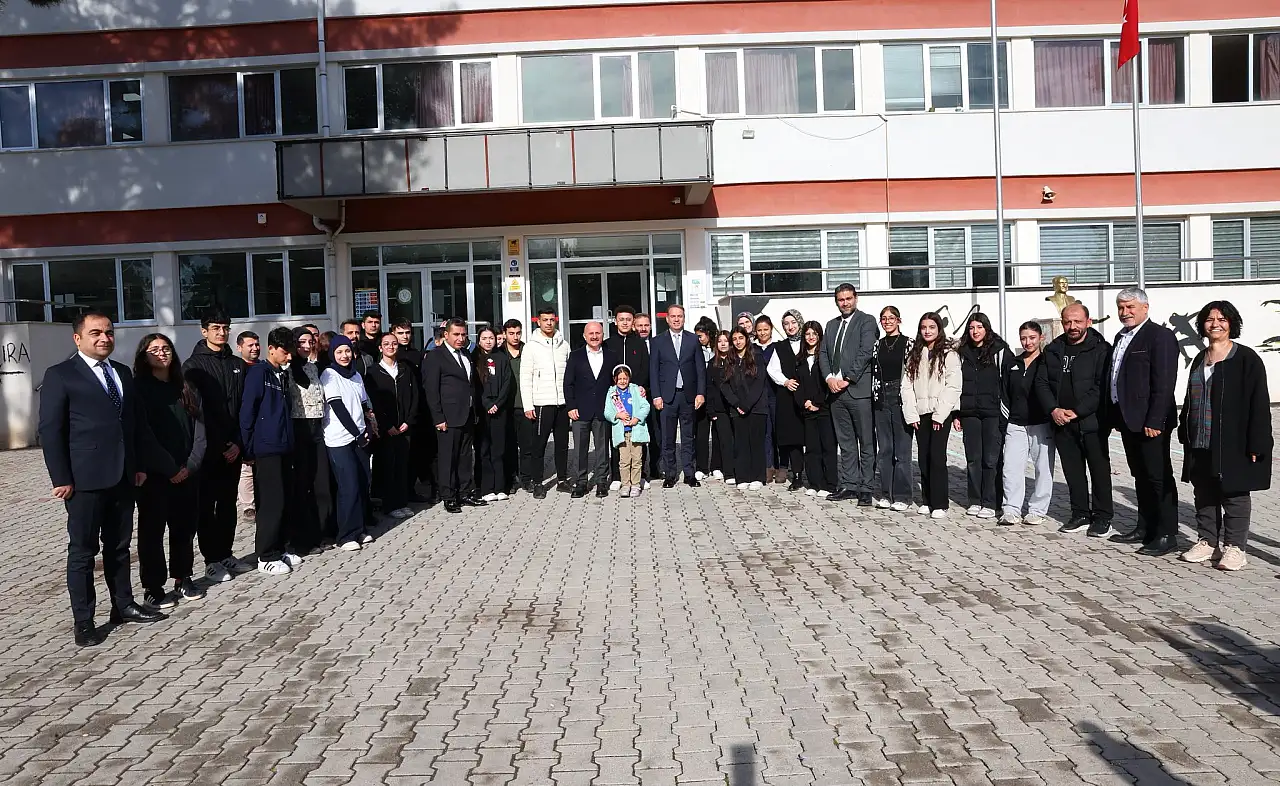 Vali Varol Şehit Yiğit Ali Çavuş Anadolu Lisesi öğrencileriyle bir araya geldi