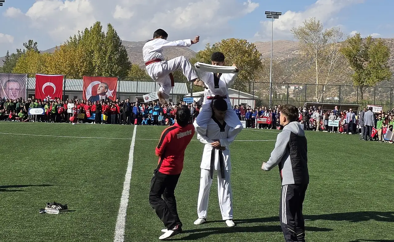 Gölbaşı'nda 29 Ekim Cumhuriyet Bayramı coşkusu yaşandı