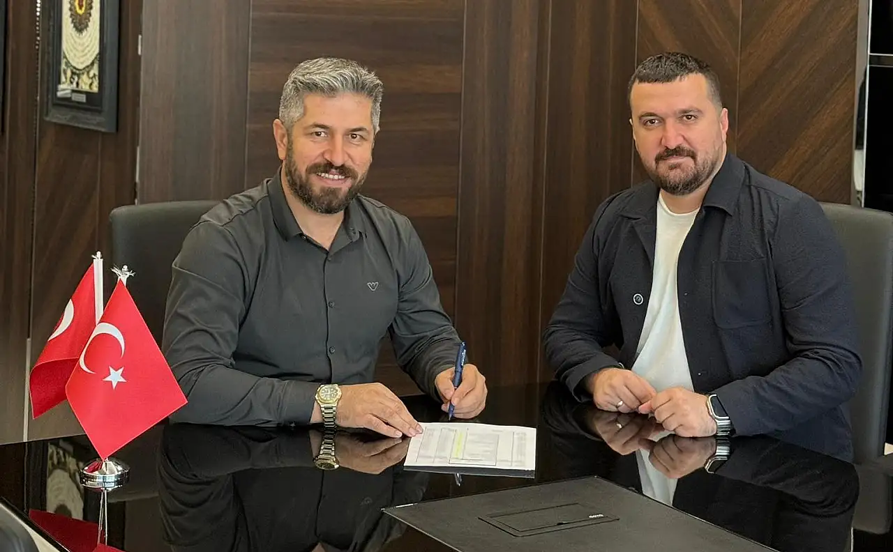 Ahmet Özbek'ten Kahta 02 Spora 1 Milyon TL prim desteği