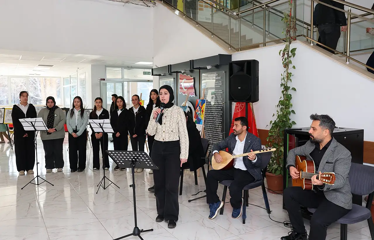 Vali Varol Şehit Yiğit Ali Çavuş Anadolu Lisesi öğrencileriyle bir araya geldi