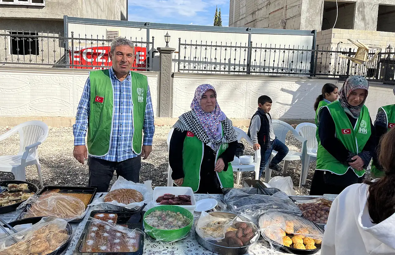 Turgut Reis Mahalle sakinlerinden Gazze'ye yardım kermesi