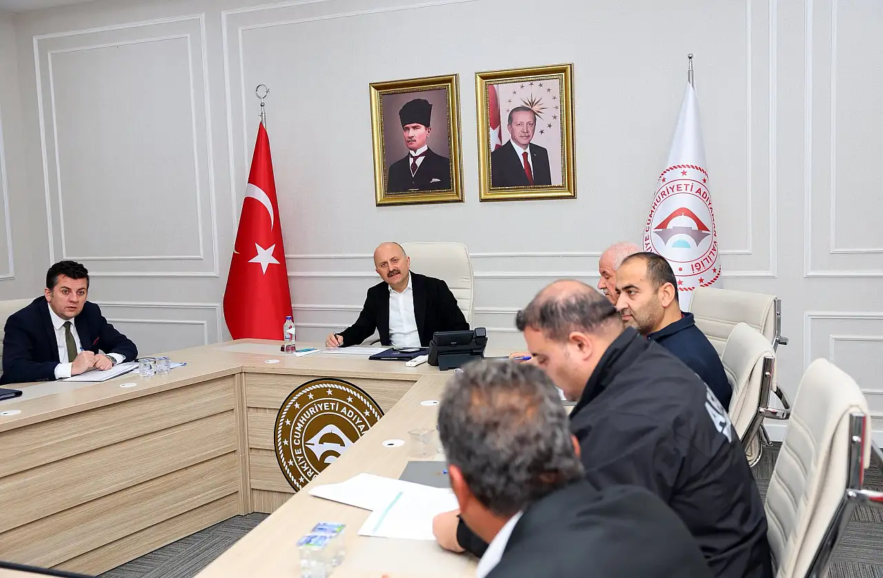 Vali Varol, Muhtarlarla bir araya geldi