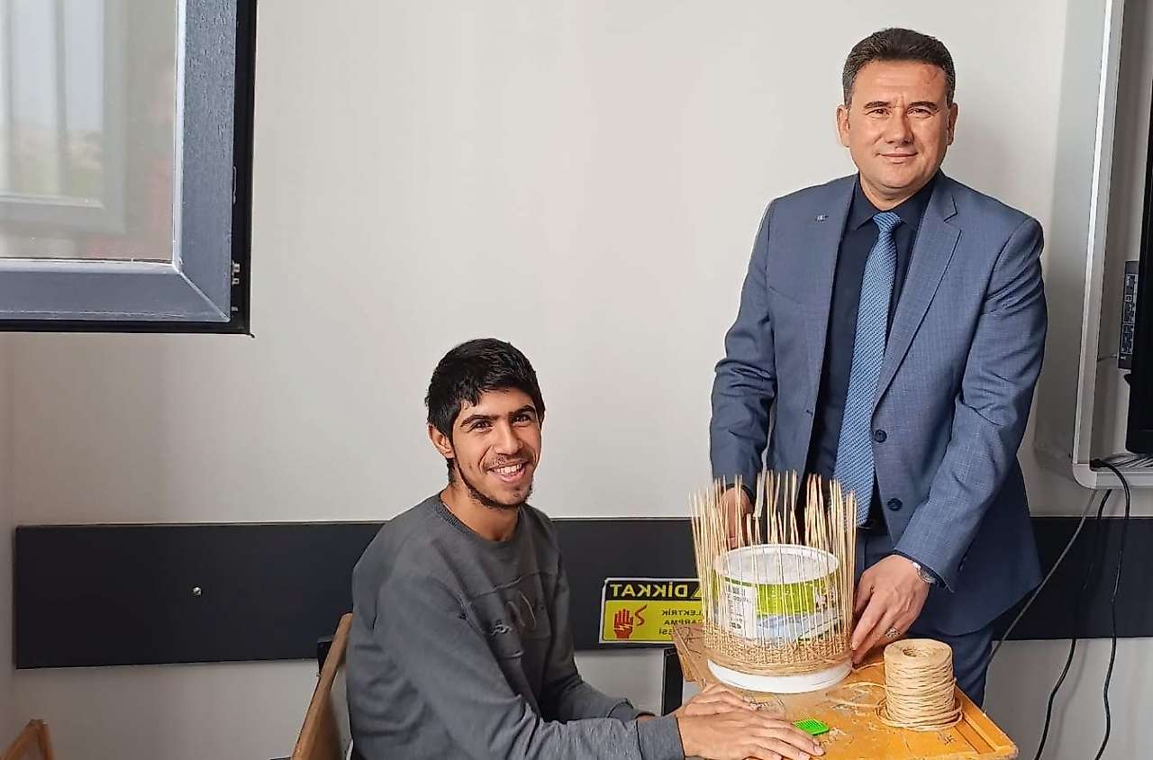 Kahta İlçe Milli Eğitim Müdürü Lütfi Başli Özel Eğitim Meslek Okulunda incelemelerde bulundu