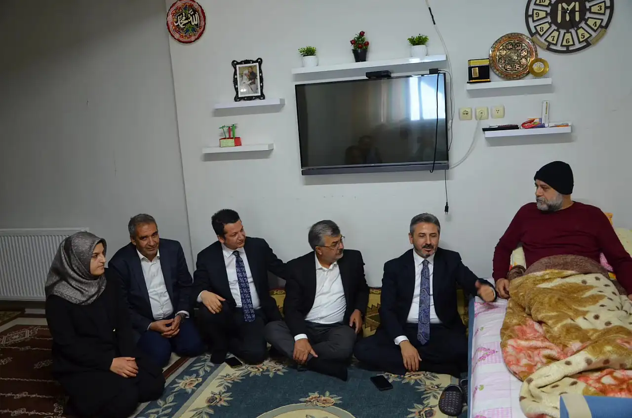 Bakan Yardımcısı Aydın'dan Taziye ve geçmiş olsun ziyareti