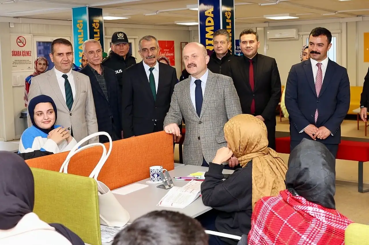 Vali Varol Kahta Genç Ofiste gençlerle bir araya geldi