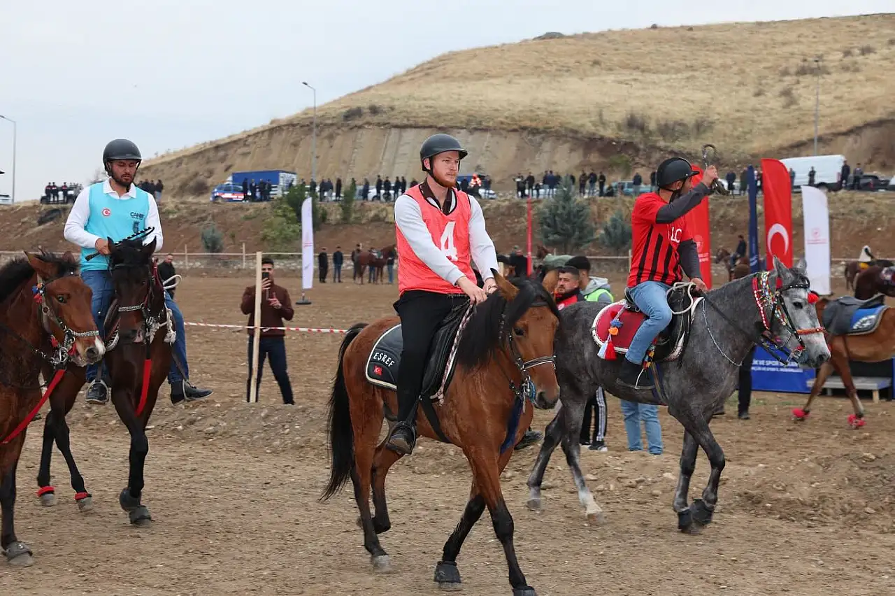 Adıyaman'ın İl Oluşunun 71. Yılı, Rahvan At yarışlarının heyecanı ile kutlandı