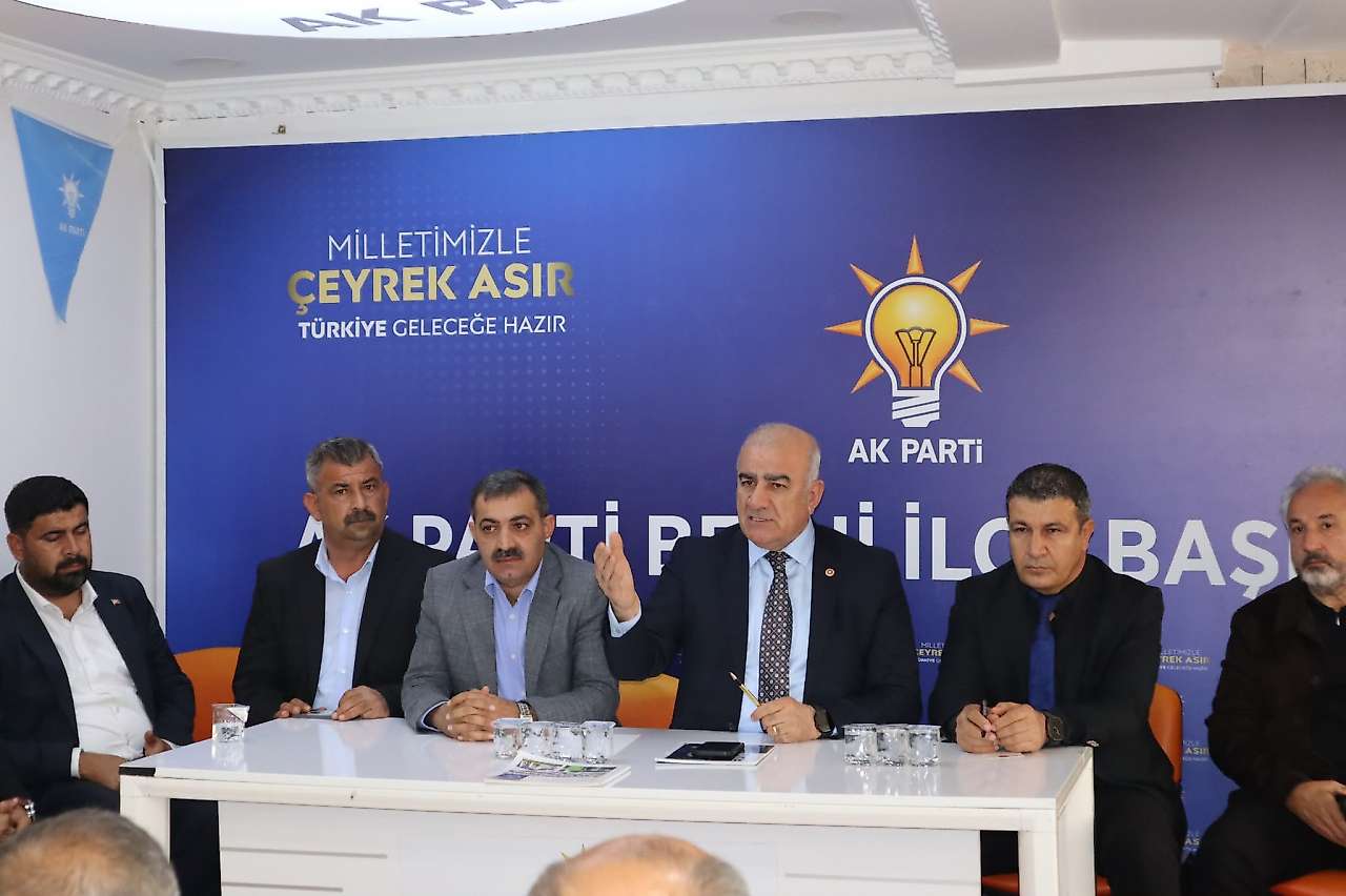 Milletvekili Özhan, Besni'de muhtarlarla bir araya geldi