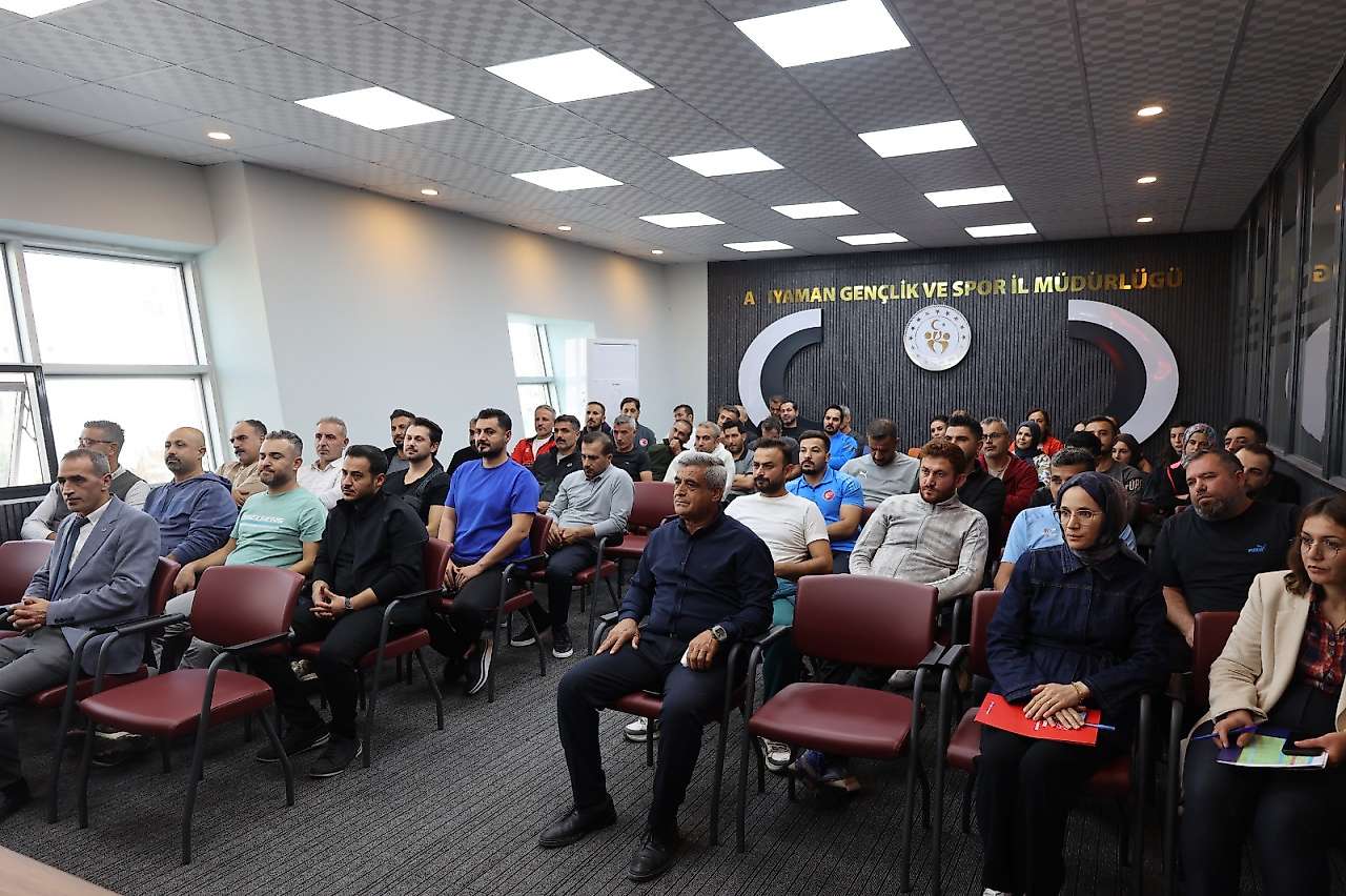 Şükrü Yılmaz Adıyaman'da Antrenörlerle Buluştu: Gündem Sporcuların gelişimi