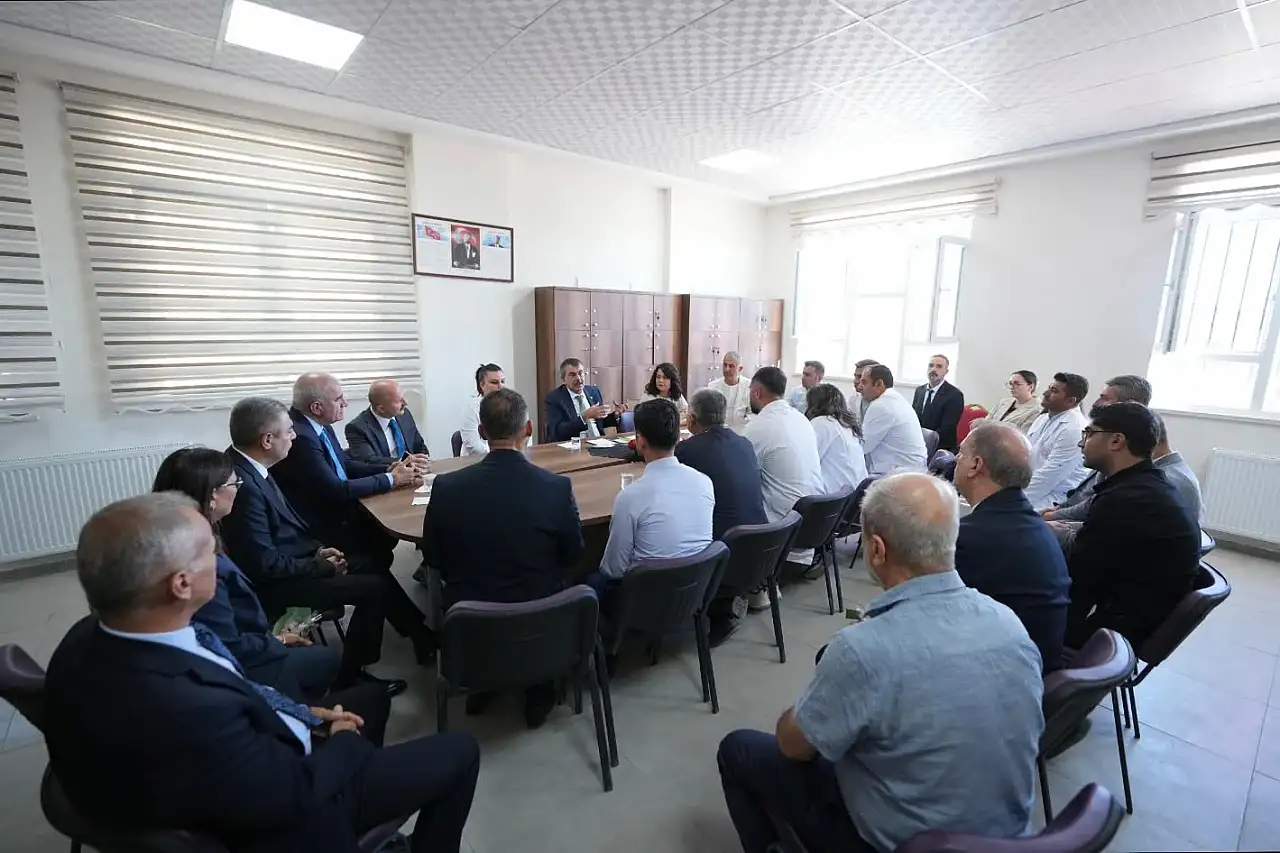 Dr. Necip Öztürk ortaokuluna görkemli açılış