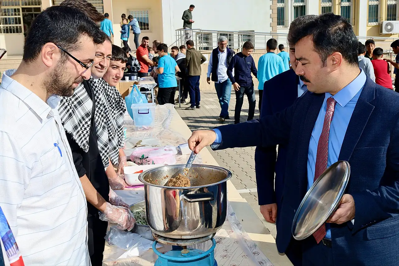 Kahta'da öğrencilerden Filistin'e destek kermesi