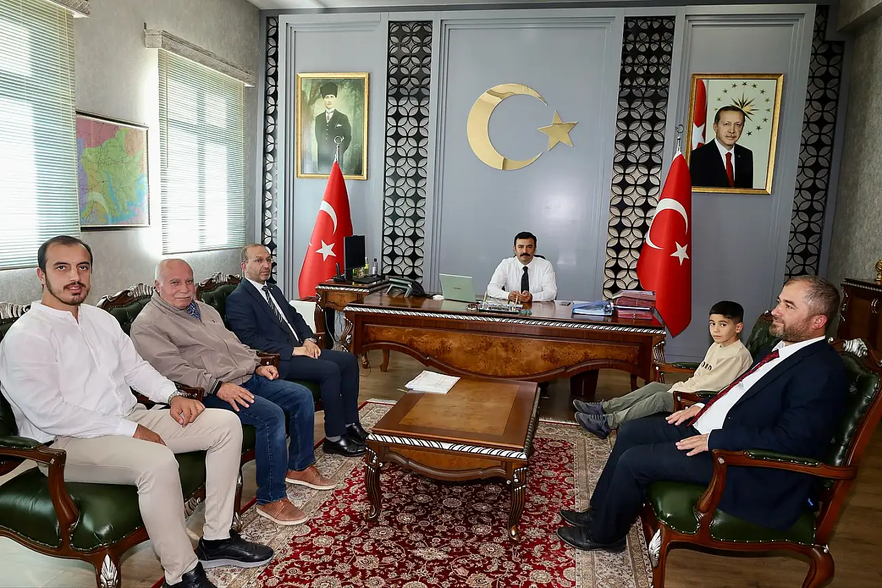 Küçük bir kalpten büyük bir iyilik: Kumbarasındaki parasını cami inşaatına bağışladı