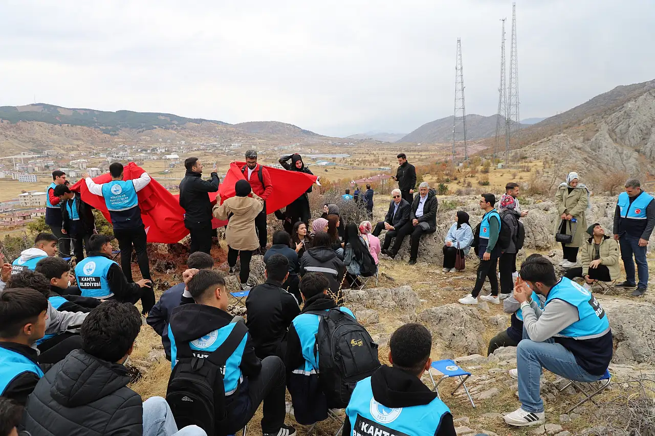 Dağların Zirvesinde Gençlik buluşması