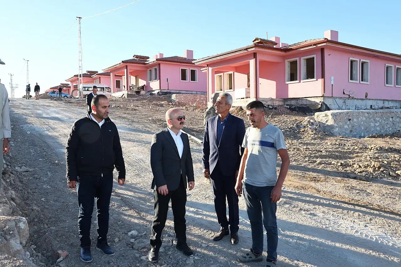 Vali Varol Olgunlar Köyü Kırsal Konutlarında incelemelerde bulundu