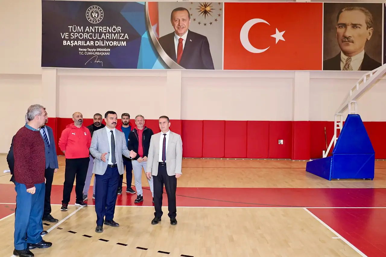 Kaymakam Soysal Kahta Gençlik Spor İlçe Müdürlüğünü ziyaret etti