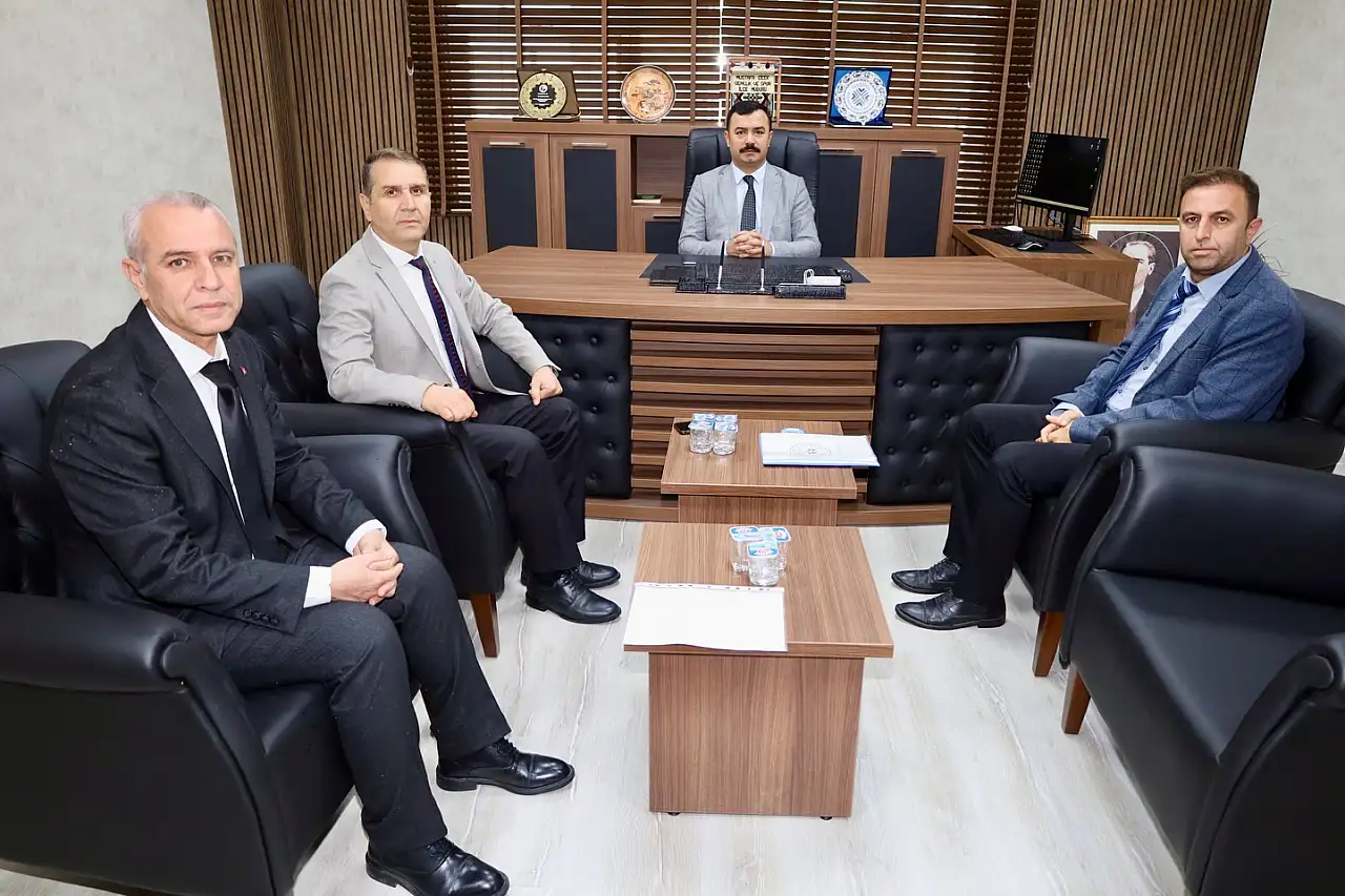 Kaymakam Soysal Kahta Gençlik Spor İlçe Müdürlüğünü ziyaret etti