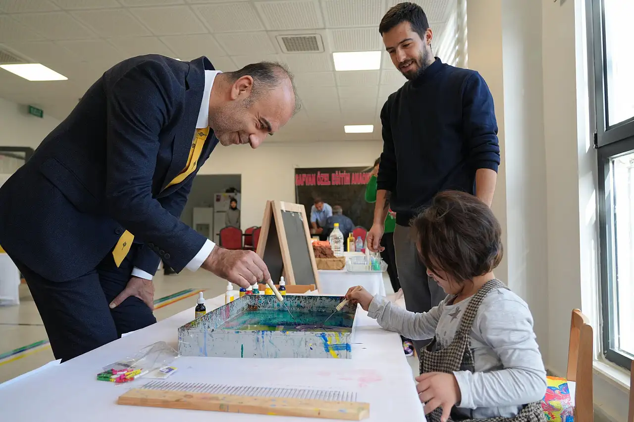 Rektör Keleş, Safvan Özel Eğitim kurumu öğrencileriyle bir araya geldi