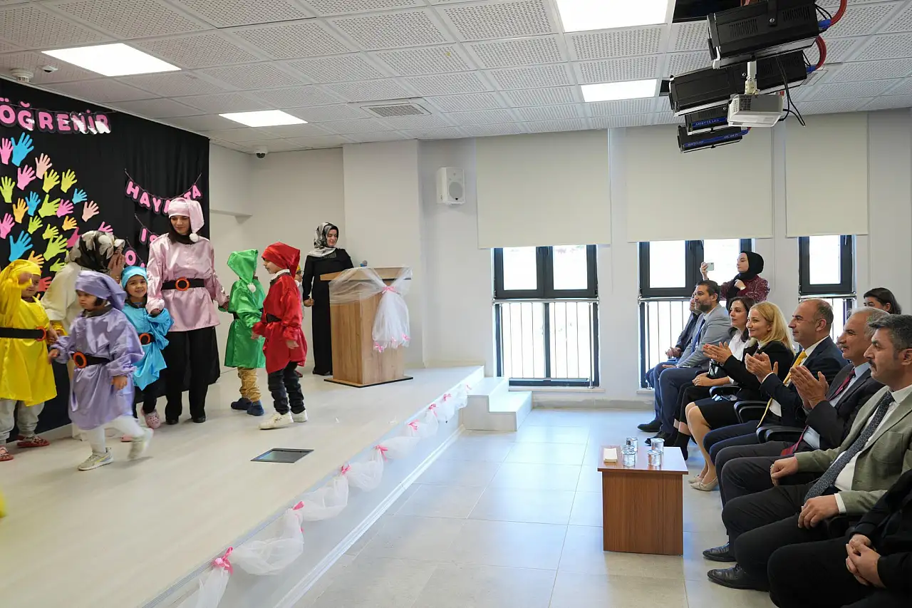 Rektör Keleş, Safvan Özel Eğitim kurumu öğrencileriyle bir araya geldi