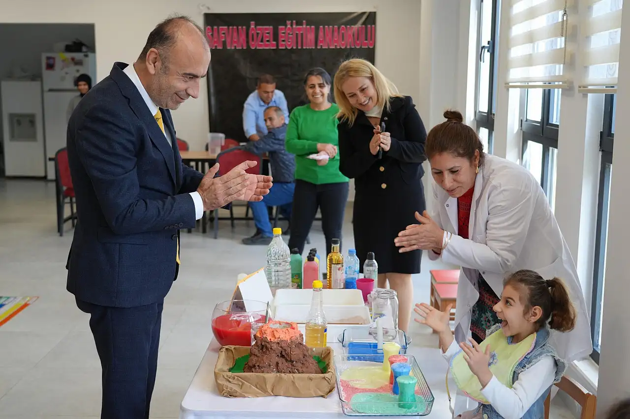 Rektör Keleş, Safvan Özel Eğitim kurumu öğrencileriyle bir araya geldi