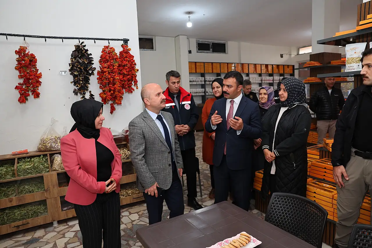 Kahta İlçesinde üretime kadın eli değdi