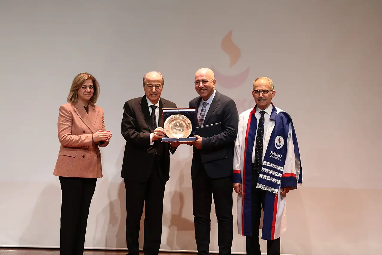 Sanko Üniversitesinde Akademik Yıl Açılışı ve Tıp Fakültesi Beyaz Önlük giyme töreni düzenlendi