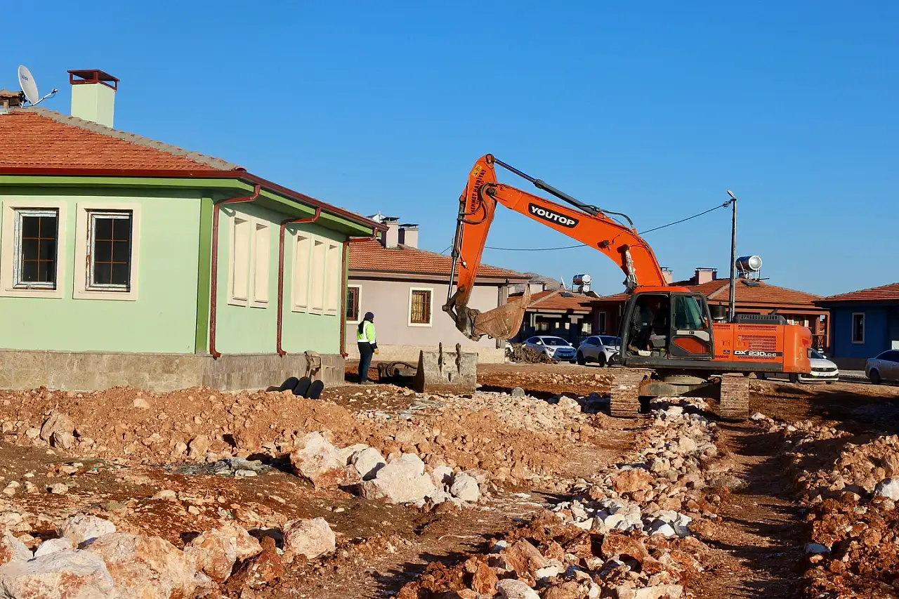 Kaymakam Soysal, deprem köy konutlarını yerinde incelendi
