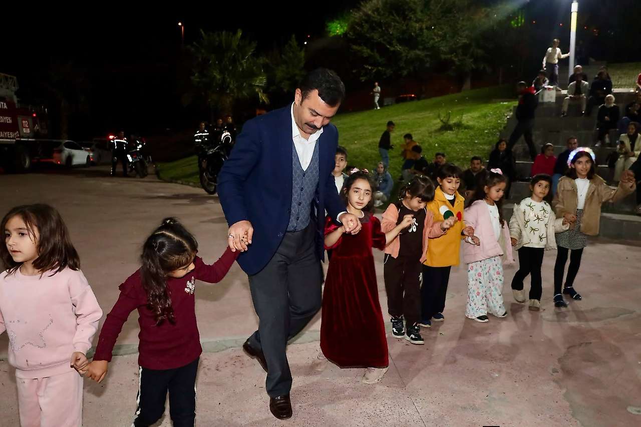 Kahta'da Mikrofon Sende Genç Yetenekler Yarışması düzenlendi
