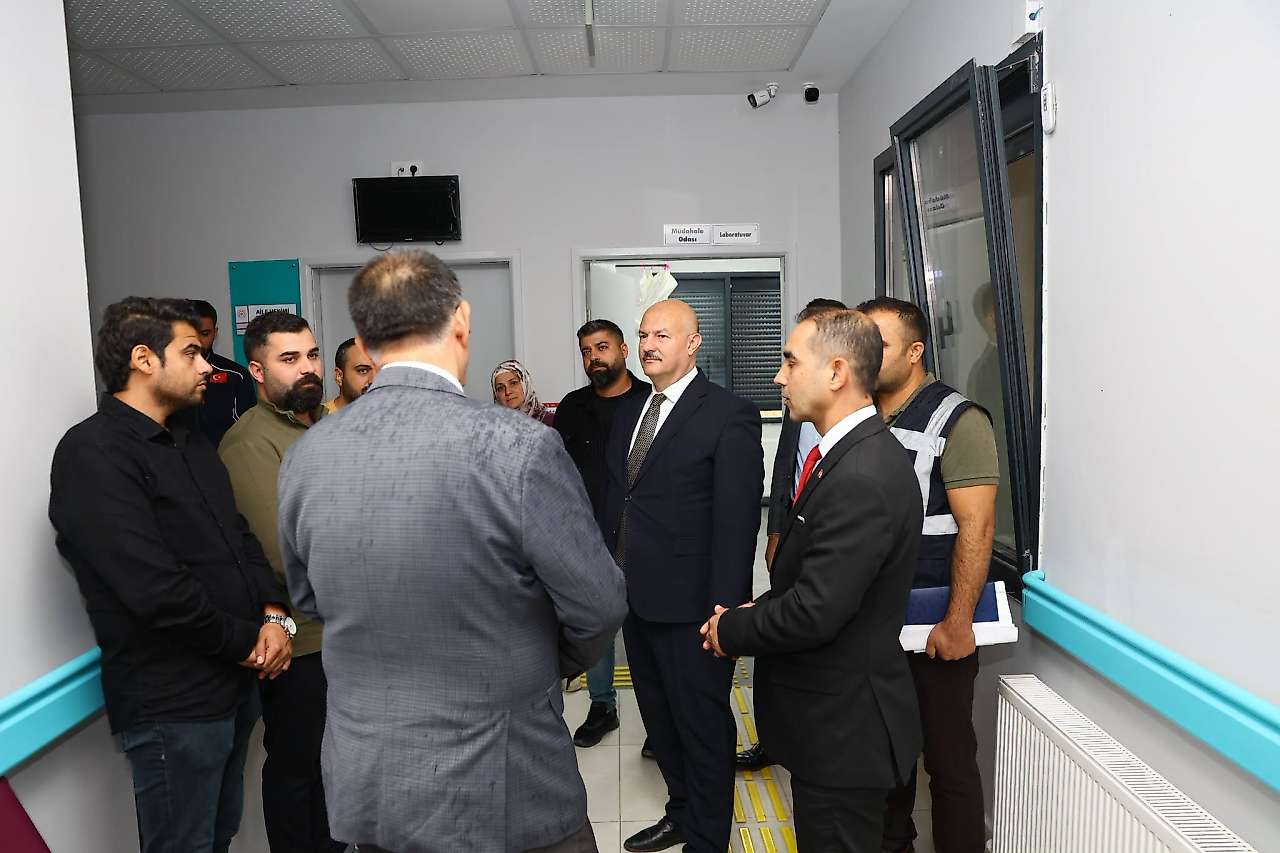 Vali Küçük Adıyaman'daki sağlık yatırımlarını yerinde inceledi
