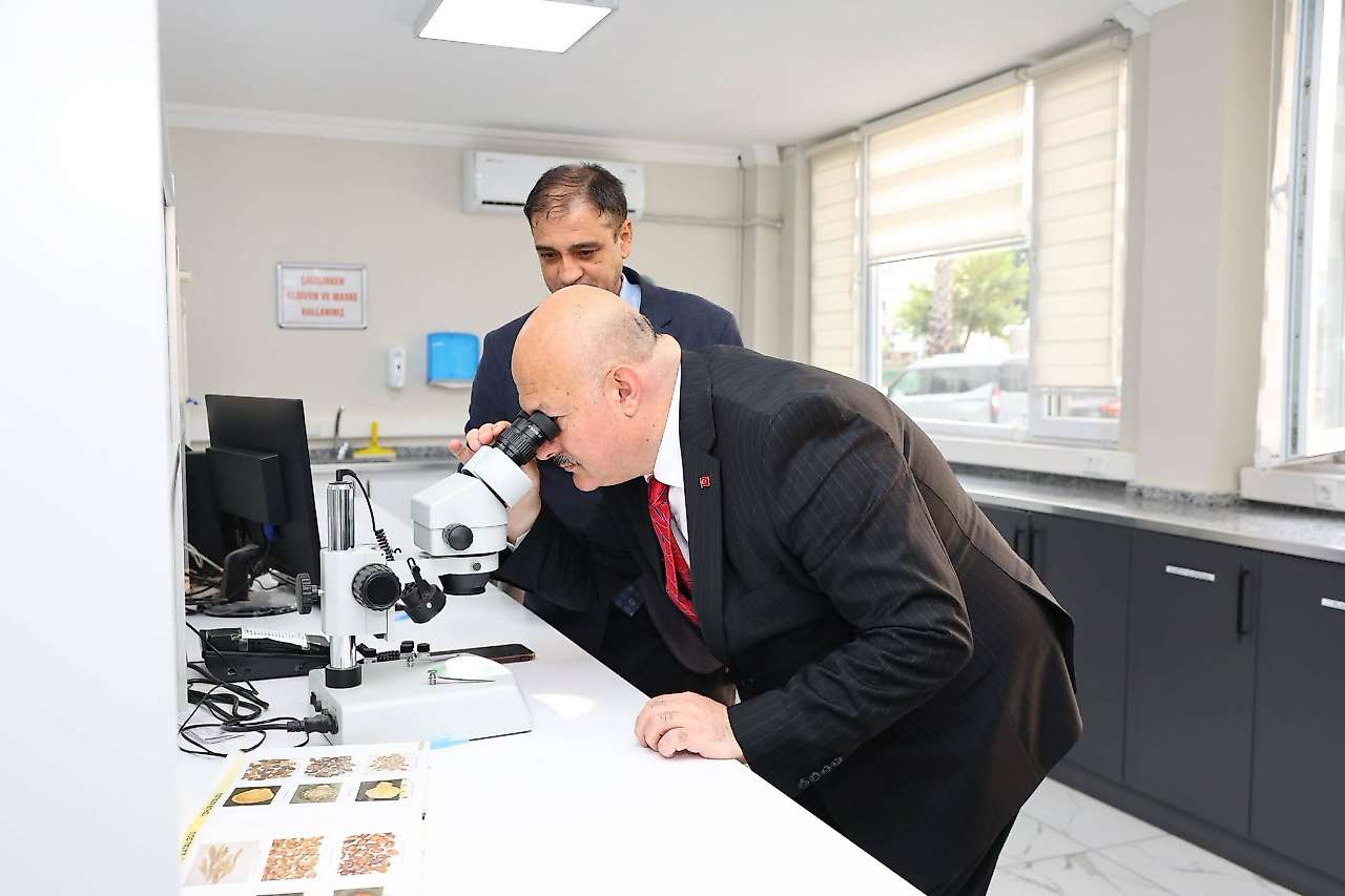 Vali Küçük Tohum Sertifikasyon Test Müdürlüğünde incelemelerde bulundu