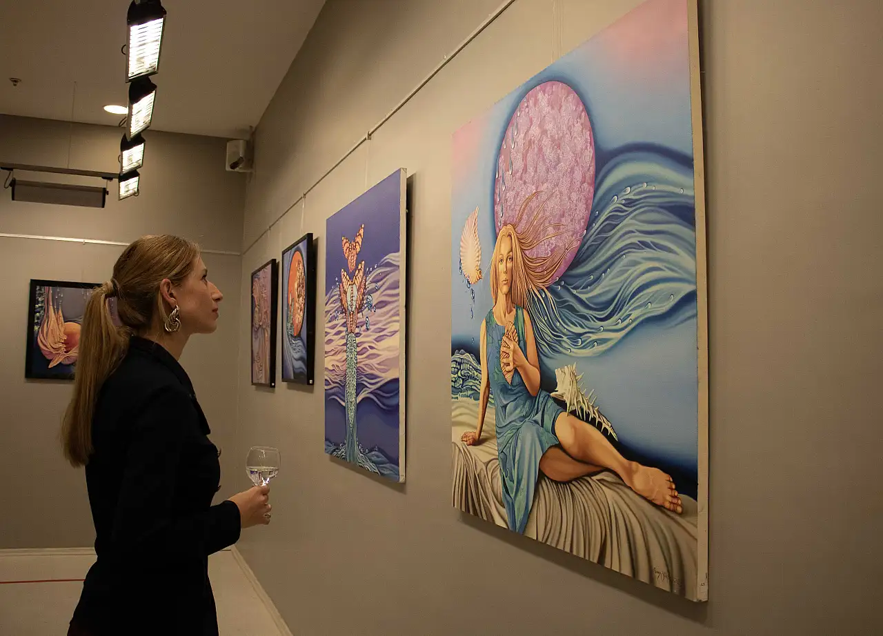 Ressam Sezgin Yüksel Sanko Sanat Galerisi'nde sergi açtı